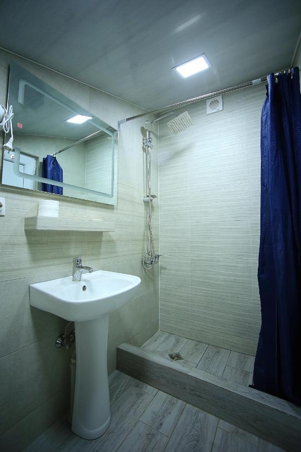 Meridian Kutaisi Exterior foto